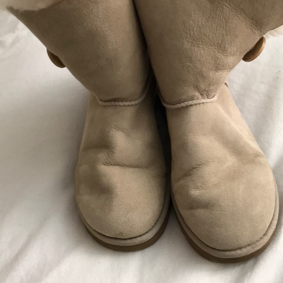 Bailey button uggs - Picture 1 of 6